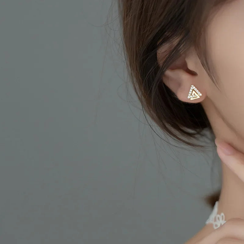 TrustDavis Real 925 Sterling Silver Fashion Sweet Triangle V Shape CZ Stud Earrings For Women Wedding Party Fine Jewelry DB1453