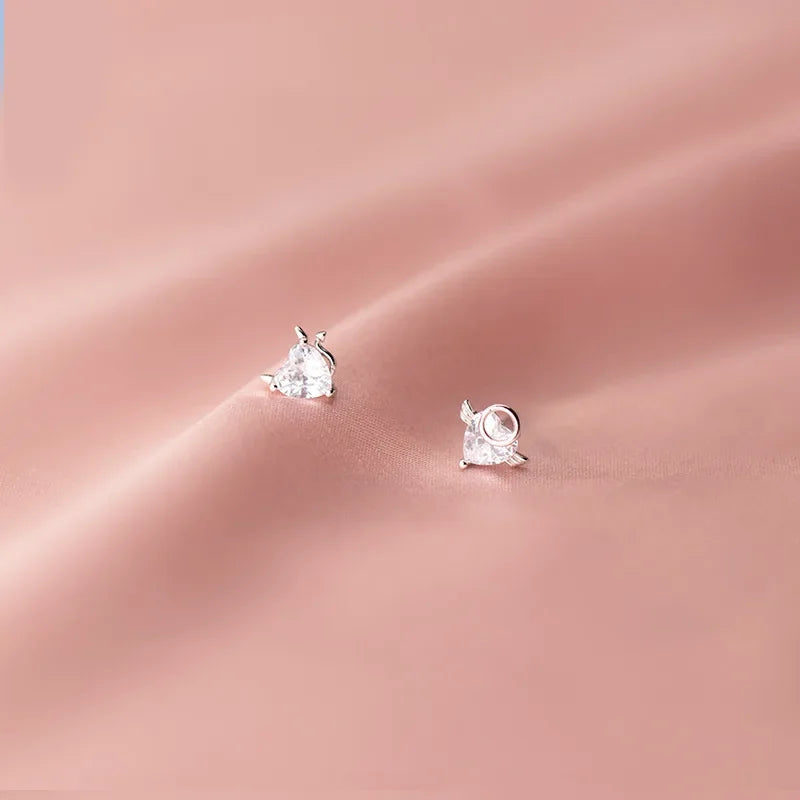 TrustDavis Real 925 Sterling Silver Stud Earrings for Women Asymmetrical Heart Shiny CZ Wedding Valentine's Day Jewelry DA2859