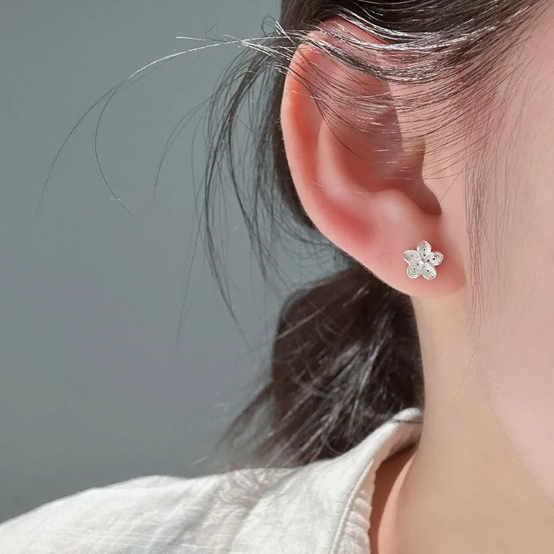 Fashion and Elegant Hollow Woven Flower Earrings for Women DS4964