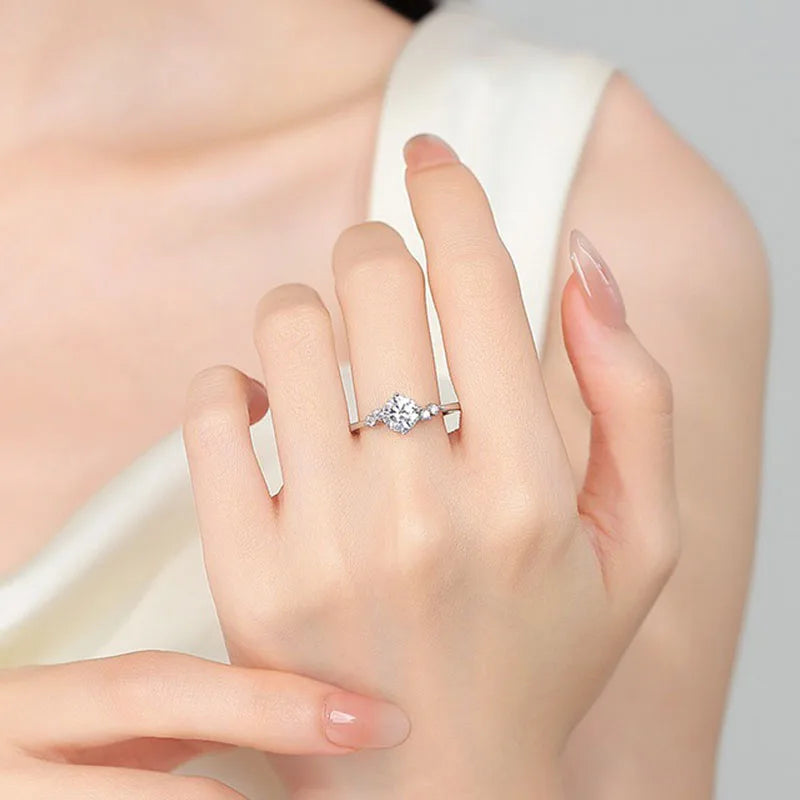 Silver 1ct Four-Prong Moissanite Wedding Ring DS5017
