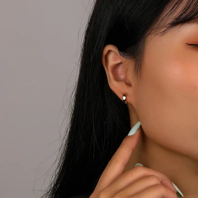 18K Gold Mini Hoop Earring LB132