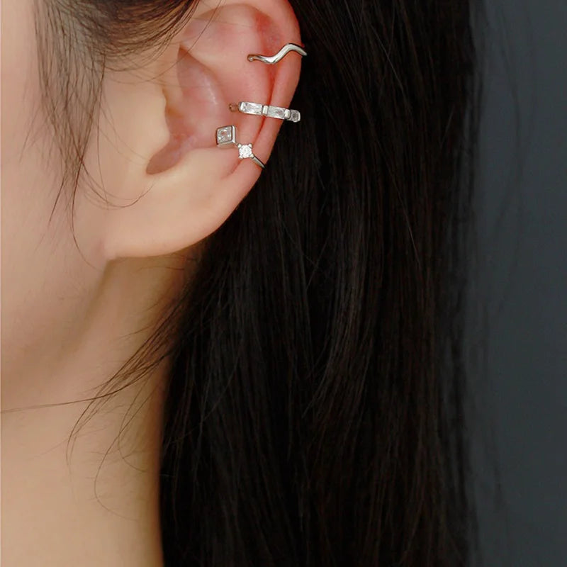 Irregularly Curved Zircon Ear Clips DS4802