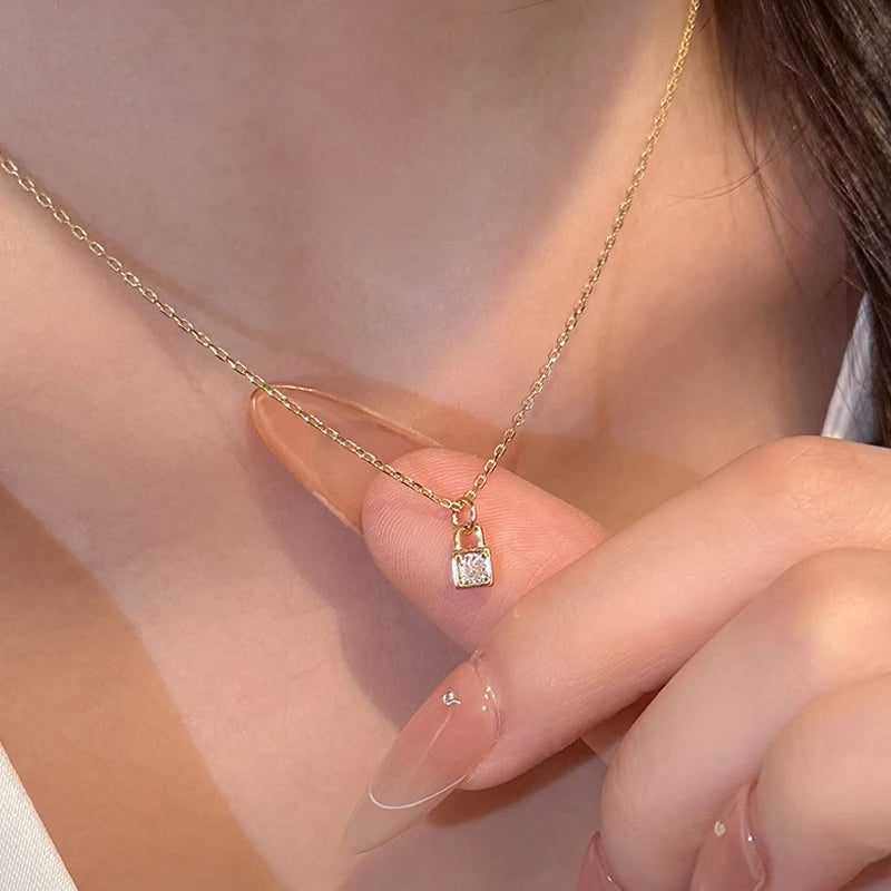 Lock Zircon Necklace DS4824