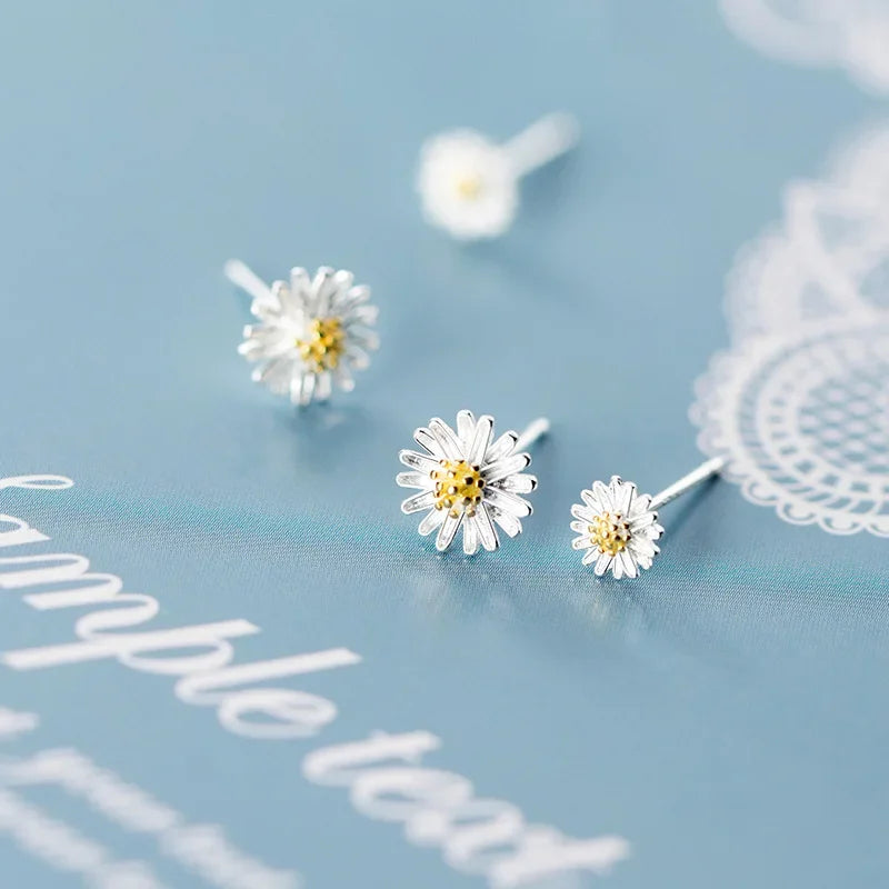 Sweet Daisy Flowers Stud Earrings DA905