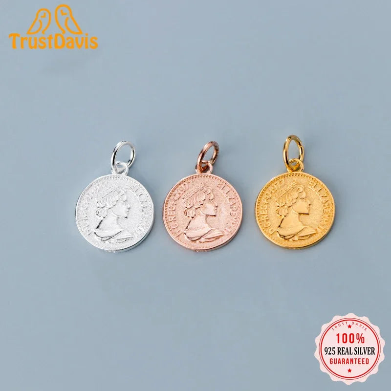 Round queen coin Charm DIY Accessories Jewelry DZ317